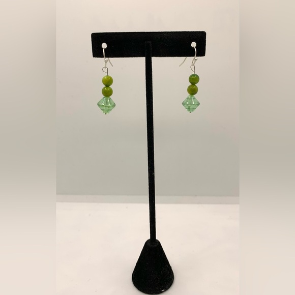 Handcrafted Women’s Jewelry Green Acrylic & Glass Beaded Dangle Earrings - Picture 1 of 3